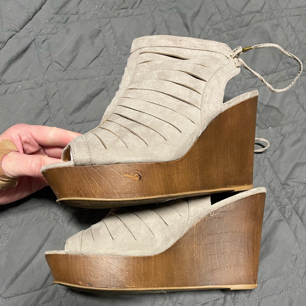 Wedges - Picture 2 of 8